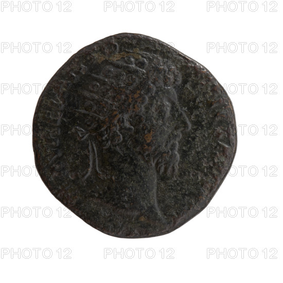 dupondius; Marcus Aurelius (121–180; Roman emperor 161–180), issuer; obverse: head of Marcus Aurelius with a radiant crown facing right, legend 'M AVREL ANTO - NINVS AVG PM'; reverse: Minerva standing left, holding a branch in her right hand, holding a shield on the ground with a spear leaning against it in her left hand, legend 'TR P XVIII - IMP II COS III', in SC fields; date: 163–164; Roman Empire (27 BC–476), Rome; coin: diameter 25.0 mm, weight 10.30 g, axis 180°.
