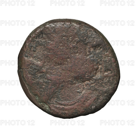 Bronze coin of Phraates V and Musa (3 BC–4 AD). Obverse: bust of Phraates V left, wearing a diadem and ornamented armor. Reverse: bust of Musa right. Parthian Kingdom, Iran; mint unknown. Coin diameter 22.0 × 23.5 mm; weight 12.35 g.
