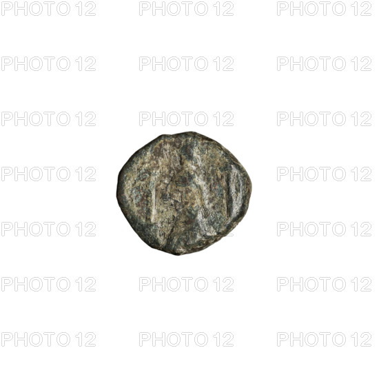 Bronze coin of Vardanes I (41–45). Obverse: head of Vardanes I left, wearing a diadem. Reverse: Nike striding left, holding a wreath. Parthian Empire (Parthia), Iran; mint. Coin diameter 10.5–11.0 mm, weight 1.15 g.