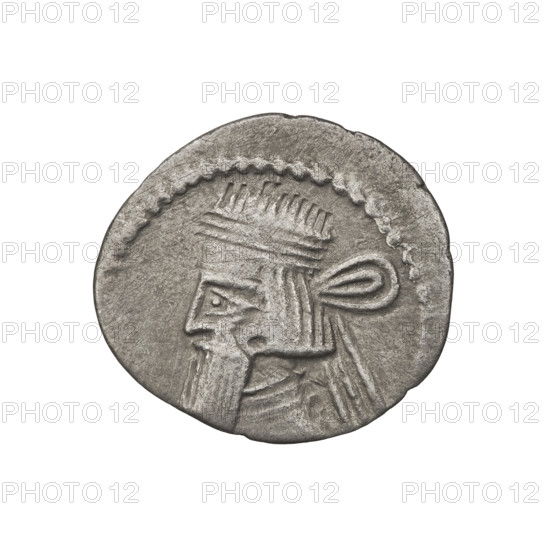 Drachma of Gotarzes II (King of the Parthians; 40–51). Obverse: bust of Gotarzes II left, wearing a diadem with a long beard in a decorative robe. Reverse: Arsakes I (King of the Parthians; ca. 247–217 BC) seated on a throne facing right, holding a bow, monogram below the bow. Parthian Kingdom, Iran. Coin; diameter 19.0 × 21.0 mm, weight 3.00 g.