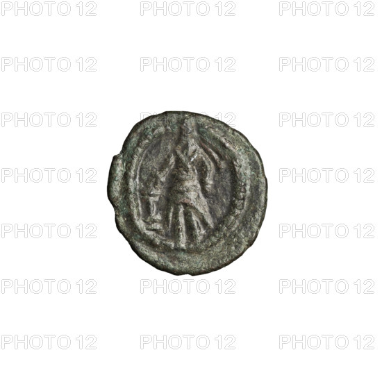 Bronze coin of Gotarzes II (king of the Parthians; 40–51). Obverse: head of Gotarzes II in diadem facing left. Reverse: Gotarzes II standing straight ahead next to an altar, wearing a long robe. Date: 38–51. Place: Ecbatana, Parthia. Weight: 1.35 g.