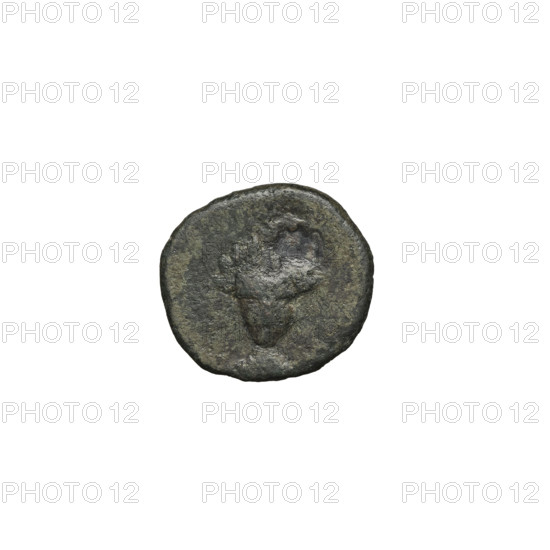 Bronze coin of Gotarzes II (king of the Parthians; 40–51). Obverse: diademed head of Gotarzes II facing left. Reverse: head in radiant crown (Helios). Date: 38–51. Place: Parthia, Ecbatana. Coin diameter 11.0 × 12.0 mm; weight 1.20 g.