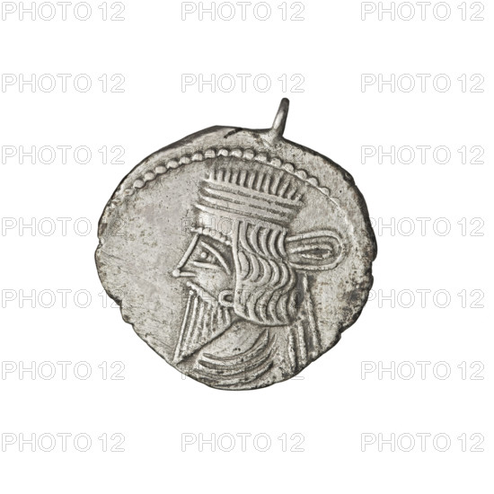 Drachma of Vologases I (51–79 CE). Obverse: bust of Vologases I wearing a diadem, king facing left. Reverse: Arsakes seated on a throne facing right, holding a bow; monogram below the bow. Coin perforated with an eyelet. Parthian Kingdom, Iran. Coin (diameter 19.0 × 20.0 mm, weight 3.45 g).