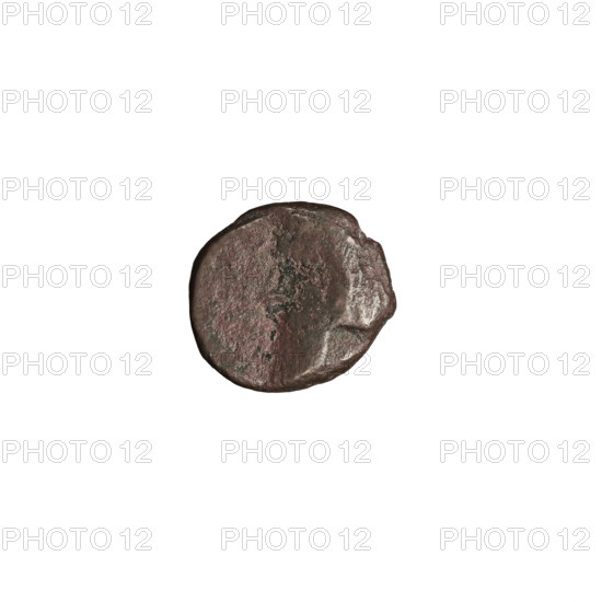 Bronze coin of Vologases I (51–79). Obverse: bust of Vologases I wearing a diadem, face turned to the left (poorly legible). Reverse: horse protoma facing right. Parthian Kingdom, Iran; mint. Coin diameter 9.5 × 10.0 mm; weight 1.15 g.