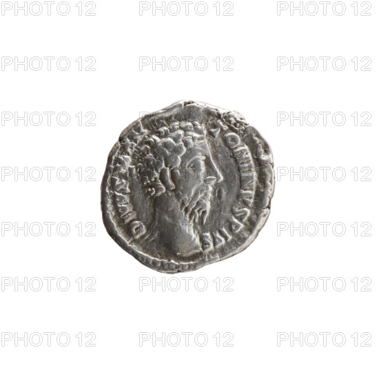 Denarius, Marcus Aurelius (121–180; Roman emperor 161–180), posthumously issued for Commodus (161–192; Roman emperor 177–192), issuer; subject: eagle standing on a thunderbolt, thunderbolts; iconography: Marcus Aurelius (121–180) — head of Marcus Aurelius without a cap to the right, legend DIVVS M AN - TONINVS PIVS all around; reverse: eagle standing on a thunderbolt to the right, turning its head to the left, legend CONSECRATIO all around. Date: after 180. Culture/place: Roman Empire, Rome. Object type/material: coin (denarius). Dimensions: diameter 17.5–18.0 mm, weight 3.15 g, axis 180°.