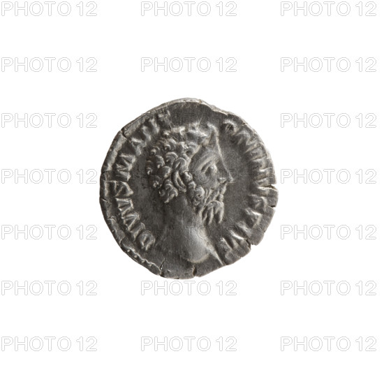 Denarius; obverse: head of Marcus Aurelius uncovered to the right, inscription 'DIVVS M ANT-ONINVS PIVS' circumferential; reverse: eagle stands on a globe to the right, head turned to the left, inscription 'CONSECRATIO' circumferential. Issuer: Commodus (posthumous issue for Marcus Aurelius). Iconography: Marcus Aurelius, Commodus, animals, eagles, globes. Date: after 180. Culture/place: Roman Empire, Rome. Material: coin (denarius). Diameter: 18.0 mm. Weight: 2.95 g. Axis: 180°.