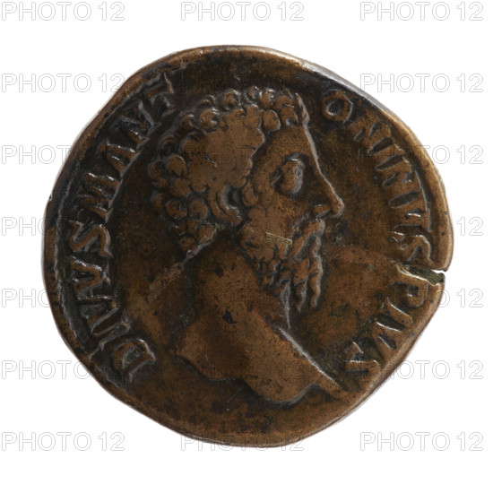 Sestertius, Marcus Aurelius (121–180, Roman emperor 161–180), posthumously issued; issuer: Commodus (161–192, Roman emperor 177–192). Obverse: Head of Marcus Aurelius bare to the right, legend DIVVS M ANT – ONINVS PIVS all around. Reverse: Eagle standing on an altar decorated with a garland to the right, turning its head to the left, legend CONSECRATIO all around, control marks SC in fields. After 180 CE, Roman Empire; Rome. Coin: bronze; diameter 31.5 mm; weight 26.35 g; axis 15°.