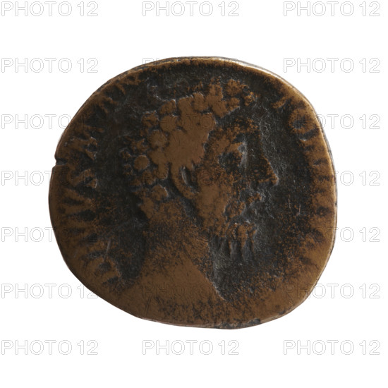 sestertius (forgery), Marcus Aurelius (121–180; Roman emperor 161–180), posthumous, issuer: Commodus (161–192; Roman emperor 177–192); obverse: head of Marcus Aurelius uncovered facing right, legend 'DIVVS M ANT - ONINVS PIVS'; reverse: eagle stands on an altar decorated with a garland facing right, turns its head to the left, legend 'CONSECRATIO' in exergue and 'SC' in fields; iconography: garlands, animals, eagles, altars; after 180 CE, Roman Empire; coin; diameter 27.0–28.5 mm; weight 19.87 g; axis 180°.
