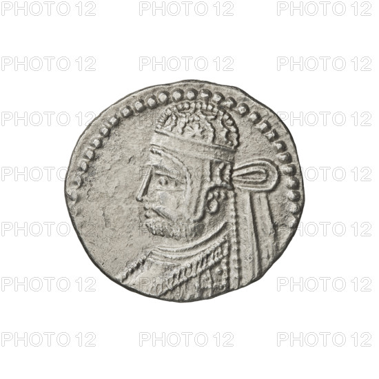 Drachma of Pacorus II (77–109). Obverse: head of Pacorus II in tiara and diadem facing left. Reverse: Arsakes seated on a throne facing right, holding a bow; monogram below the bow. Parthian Kingdom (Arsakes I iconography), Parthia/Iran. Coin, diameter 18.0 × 20.0 mm, weight 2.60 g.