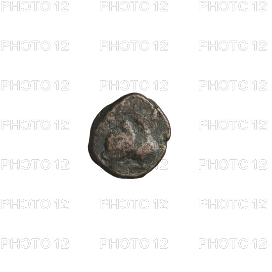 Bronze coin of Mithridates IV (King of the Parthians; 129–140 AD). Obverse: head of Mithridates IV wearing a diadem, profile facing left. Reverse: bull facing right. Parthian Kingdom (Parthia), Iran; dated 128–147. Mint unknown. Coin diameter 9.0 × 10.0 mm; weight 1.40 g. Iconography: diadems; bull motif.