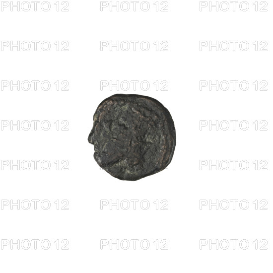 Bronze coin of Mithridates IV (King of the Parthians; 129–140 AD). Obverse: head of Mithridates IV wearing a diadem, shown in profile facing left. Reverse: bull facing right. Iconography: diadems, heads. Date: 128–147 AD. Region: Parthia (Iran). Mint: Parthian mint. Coin dimensions: diameter 10.5 × 11.0 mm; weight 1.45 g.