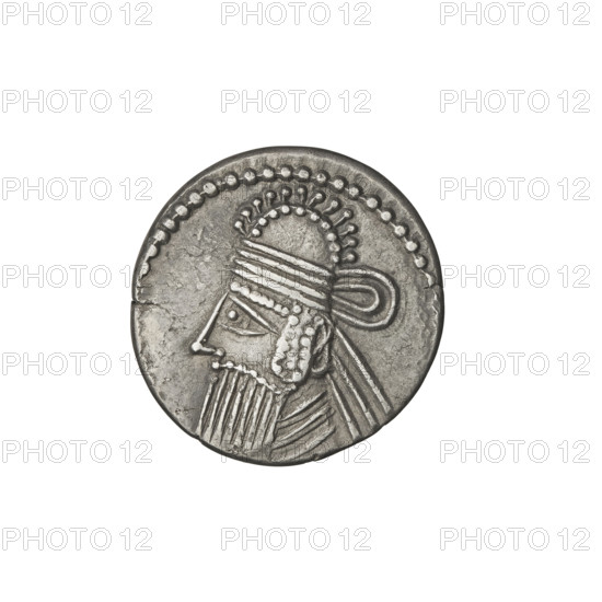Drachma, Vologases III (105–147). Obverse: head of Vologases III in tiara, king turned to the left. Reverse: Arsakes I (King of the Parthians; ca. 247–217 BCE) sitting on the throne, bow in hand, turned to the right, below the arch — monogram. Iconography: bows (armed), heads, diadems, Arsakes on the throne. Date/Place: 105–147, Ecbatana, Parthia (Iran). Coin; weight 3.30 g.