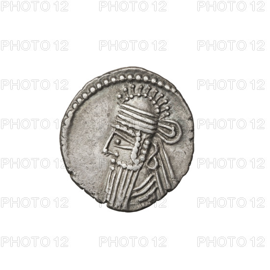 drachma, Vologases III (105–147). Obverse: head of Vologases III wearing a tiara, facing left. Reverse: Arsakes I (Parthian king, ca. 247–217 BCE) seated on the throne, holding a bow, facing right; below the arch – monogram. Iconography: helmets, bows (armed), heads, diadems, Arsakes on the throne. Parthian Kingdom, Ecbatana (Iran). Coin. Diameter 17.0 × 19.0 mm; weight 2.85 g.