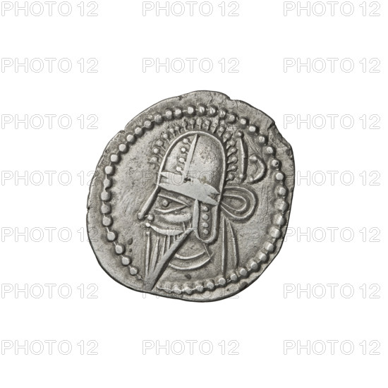 Drachma, Vologases V (191–208). Obverse: bust of Vologases V wearing a tiara, king facing left. Reverse: Arsakes seated on the throne, holding a bow in his hand, facing right; below the arch – monogram. Iconography: bows (armed), heads, Arsakes I (Parthian king; ca. 247–217 BC) — Arsakes on the throne, Parthian Kingdom. Parthia, Ecbatana, Iran. Coin. Diameter 18.0–19.0 mm; weight 3.40 g.