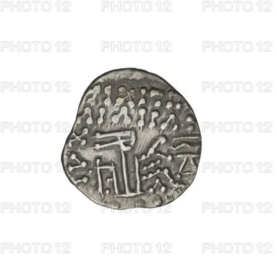 Drachma of Artabanos IV (king of Parthia; 213–224 AD). Obverse: bust of Artabanos IV wearing a tiara, king facing left. Reverse: Arsakes I (king of Parthia; ca. 247–217 BC) seated on the throne, holding a bow, facing right; legend poorly legible. Iconography: Arsakes on the throne, bows, tiaras. Date: 213–227. Place: Parthia, Ecbatana (Iran). Coin: diameter 17.5–18.5 mm; weight 3.60 g.