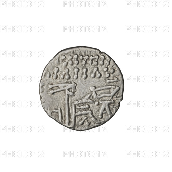 drachma, Artabanos IV (king of Parthia; 213–224 AD). Obv.: Bust of Artabanos IV wearing a tiara, profile facing left. Rev.: Arsakes I (king of Parthia; ca. 247–217 BC) seated on a throne, holding a bow in his hand, facing right; below the arch – monogram. 213–227, Ecbatana, Parthia (Iran). Coin; diameter 17.0–17.5 mm, weight 3.40 g.