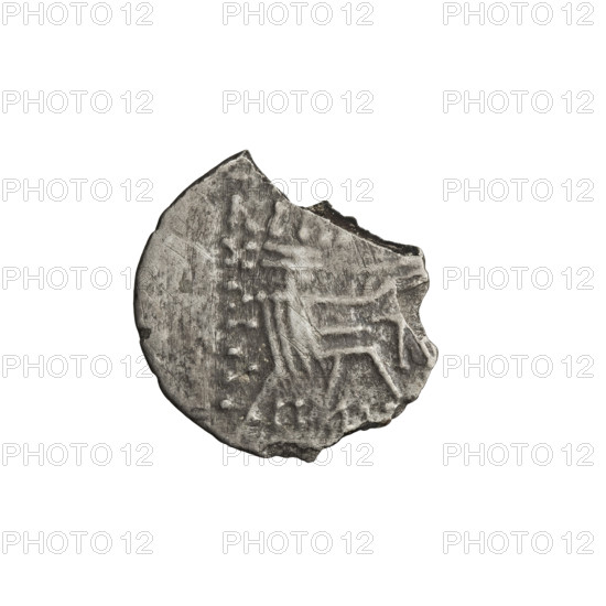 Drachma of Artabanos IV (king of Parthia; 213–224 AD). Obverse: bust of Artabanos IV wearing a tiara, king facing left. Reverse: Arsakes seated on a throne, bow in hand, facing right; monogram below the arch. Iconography references Arsakes I (king of Parthia; ca. 247–217 BC). Damaged coin, dated 213–227. Parthian Kingdom, Ecbatana (Iran). Coin: diameter 20.5–21.0 mm, weight 3.30 g.