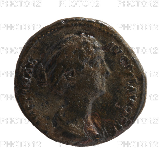 Draped bust of Faustina II facing right, inscription VSTINAE - AVG PII AVG FIL; reverse: Venus stands frontally, turns her head left, holds an apple in her outstretched right hand and a long scepter in her left, inscription V E - NV - S in SC fields. Dupondius/as of Faustina the Younger (ca. 130–176; Roman empress 161–176; Augusta 147–161). Iconography: Roman deities, apples, scepters; Venus (mythology). Roman Empire (27 BC–476), Rome. Coin; diameter 25.0–25.5 mm; weight 12.30 g; axis 0°.