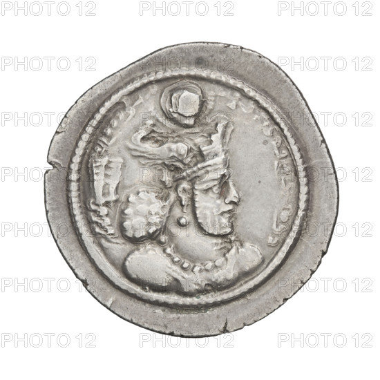 drachma, Bahram IV (ruler of Persia; 389–399), busts, altars, crowns, Iran, korymbos, Persia, fire altar (iconographic), Sassanid art, Sassanid Kingdom. Obv.: Bust of Bahram IV facing right; on his head a crown with wings and a korymbos. Pahlavi inscription. Rev.: Fire altar; below the altar the king and the priest facing each other, both holding barsoms; above the altar on the right side a vertical inscription; pearl rim. Pahlavi inscription. 389–399. Persia. Coin: dia. 23.5 × 24.5 mm, weight 4.20 g.