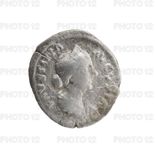 Denarius featuring Faustina the Younger (ca. 130–176; Roman empress 161–176). Obverse: bust of Faustina II in drapery facing right, inscription FAVSTINA · AVGVSTA. Reverse: Juno veiled, seated left, holding a patera in her right hand and a scepter in her left, a peacock at her feet, inscription IVNONI · EGINAE. Marcus Aurelius (121–180; Roman emperor 161–180) noted as issuer. Iconography: Juno, sceptres, peacocks, paterae; Faustina the Younger — iconography. Date: 161–176, Rome, Roman Empire (27 BC–476). Coin: diameter 17.5–18.5 mm, weight 2.68 g, axis 180°.