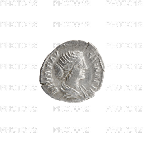Denarius, Faustina the Younger (ca. 130–176; Roman empress 161–176) (posthumous), Marcus Aurelius (121–180; Roman emperor 161–180), issuer. Obverse: Bust of Faustina II in drapery facing right, inscription DIVA FAVSTINA PIA. Reverse: Aeternitas (personification) veiled, standing left, holding a globe with a phoenix in her right hand, resting her left hand on a column; inscription AETERNITAS. Iconography: columns, globes, phoenix. After 176, Rome, Roman Empire (27 BC–476). Coin; diameter 17.0–18.0 mm, weight 2.10 g, axis 180°.