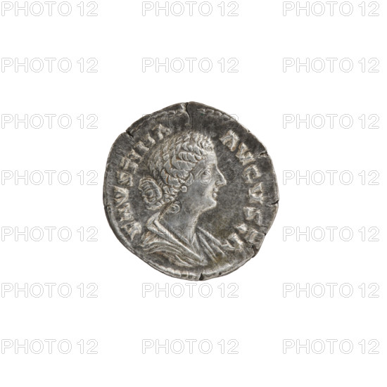 Denarius of Faustina the Younger (ca. 130–176), Roman empress (161–176); issuer Marcus Aurelius (121–180), Roman emperor (161–180). Obverse: Bust of Faustina II in drapery facing right, inscription FAVSTINA AVGVSTA. Reverse: Venus seated left, holding Victoria in her outstretched right hand and a scepter in her left, inscription VENVS · FELIX. Iconography includes Faustina the Younger, Venus, Victoria, and scepters. Date: 161–176, Roman Empire. Coin: diameter 17.5–18.0 mm, weight 3.30 g, axis 15°.