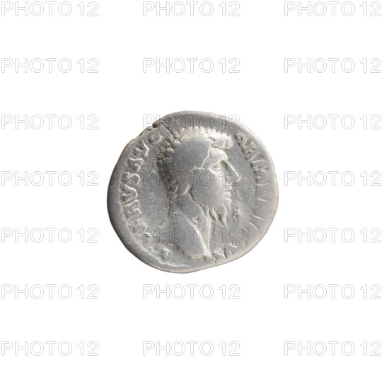 Denarius of Lucius Verus (130–169; Roman emperor 161–169). Obverse: head of Lucius Verus bare, facing right, inscription ERVS AVG — ARMENIA. Reverse: Mars standing right, holding a spear in his right hand and resting his left on a round shield on the ground; inscription TR P IIII — IMP II COS II. Date: 163–164. Roman Empire (27 BC–476). Rome. Coin. Diameter 16.0–17.5 mm; weight 2.85 g; axis 180°.