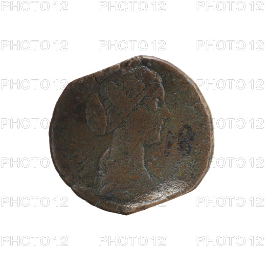Sestertius, Lucilla (149–182; Roman empress 164–169) and Lucius Verus (130–169; Roman emperor 161–169), issuer: Lucius Verus. Obverse: Draped bust of Lucilla facing right, LL - AVG, all around. Reverse: Fecunditas seated right holding a child on her knees, another child standing in front of and behind her, all around, in the SC. Episode dated 164–169. Roman Empire (27 BC–476), Rome. Coin; diameter 26.0–30.0 mm; weight 18.28 g; axis 0°.