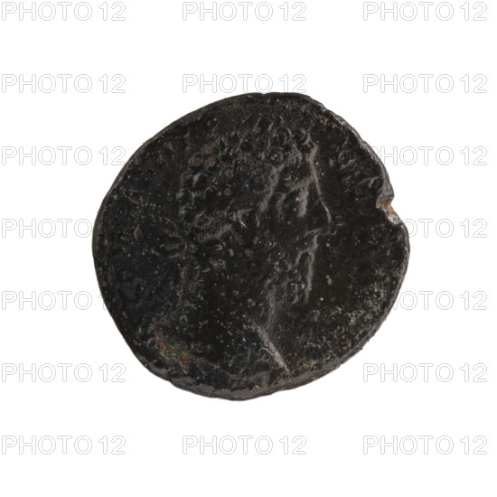 Commodus (161–192; Roman emperor 177–192), issuer. Obverse: Head of Commodus in a laurel wreath facing right, inscription 'M COMM ANT P - FELIX AVG B' all around. Reverse: Libertas stands frontally, head turned left, holding a pileus (liberation cap) in her right hand and a staff (vindicta) in her left, inscription 'PM TR P, IM - P VIII COS V PP' all around in SC fields. Date: 187–188. Roman Empire (27 BC–476). Rome. Coin. Diameter 25.0 mm; weight 9.45 g; axis 0°.