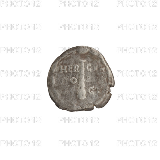 Denarius of Commodus (reigned 177–192). Obverse: bust of Commodus wearing a lion skin and laurel wreath, facing right; legend AEL AV...P FEL (partial). Reverse: club within a wreath; inscriptions HER·CVL/RO...-G (fragmentary) in both fields. Iconography: Commodus with lion skin attribute. Date: 191–192 CE. Roman Empire, Rome. Coin: silver denarius; diameter 16.0–17.0 mm; weight 2.90 g; axis 180°.
