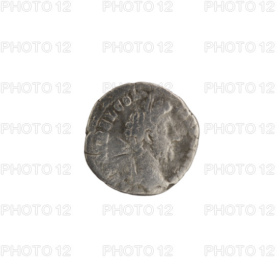 Denarius, Commodus (161–192), Roman emperor 177–192; obverse: head of Commodus in laurel wreath facing right, inscription 'AEL AVREL COM - M AV'; reverse: Fortuna Felix standing left, holding a caduceus in right hand and a cornucopia in left, right foot on the prow of a ship, star in left field, inscription 'P M TR P XVII IM - P VIII COS VII PP'; dated 192. Roman Empire (27 BC–476), Rome. Coin: diameter 16.0 mm, weight 1.85 g, axis 15°.