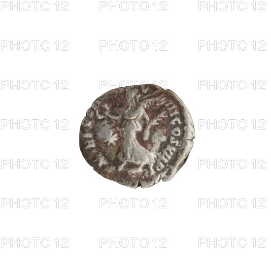 Denarius of Commodus (reign 177–192). Obverse: Head of Commodus in a laurel wreath facing right, inscription 'L AEL AVRE M AVG P FEL' around. Reverse: Victoria walking left, holding a wreath in her outstretched right hand and a palm branch in her left, star in left field, inscriptions 'P M, TR P X, IMP, III COS VII PP' (dating 192) around. Roman Empire; Rome. Coin: silver denarius; diameters 15.0–17.0 mm; weight 2.15 g; axis 0°.
