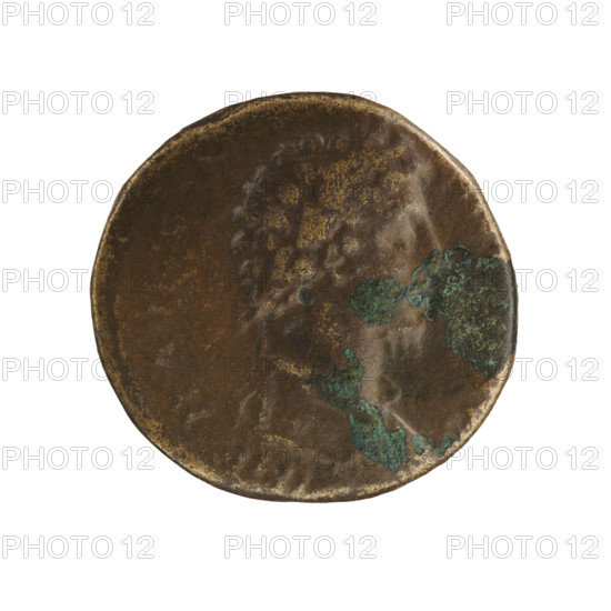 AE. Obv.: IMP MAVRCOM ANTONINVS — Head of Commodus in armor, paludamentum, and laurel wreath facing right; pearl border. Rev.: FEL GERMEN — Salus/Hygieia standing right, holding a snake in her right hand which she feeds; pearl border. Date: 184–190. Place: Germa, Galatia, Roman Empire. Coin; weight 29.05 g.