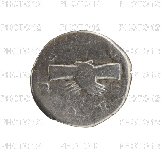 Denarius of Crispina and Commodus (Roman Empire, 178–183). Obverse: Bust of Crispina in drapery facing right, inscription CRISPINA AVGVSTA. Reverse: Two hands clasped in handshake, inscription CONCORDIA. Coin: diameter ~17–18 mm, weight 2.80 g, axis 0°.