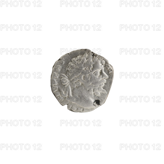 Denarius, 197–198 CE. Obverse: Head of Septimius Severus with laurel wreath facing right, inscription SEVPERT AVG. Reverse: Salus seated facing left; in his outstretched right hand he holds a patera feeding a snake entwined around an altar, inscription SAAVGG. Roman Empire (Rome). Silver coin; diameter ~15.0–15.5 mm, weight 2.57 g.