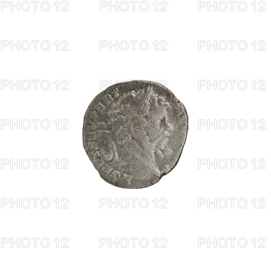 Denarius; Roman deities; wreaths; palm branches; Septimius Severus (Roman emperor; 146–211) — iconography; Victoria (mythology). Obverse: LSEPTSEVPERT AV, head of Septimius Severus in a laurel wreath facing right, pearl border. Reverse: VICTAVG GC, Victoria running left, holding a wreath in her right hand and a palm in her left, pearl border. Date: 197–198. Roman Empire (27 BC–476). Rome. Coin; diameter 16.0–16.5 mm; weight 1.53 g.