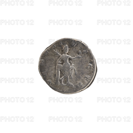 Denarius, Julia Domna (ca. 160–217; Roman empress 193–211). Roman Empire, ca. 193–196. Obverse: IVLIA DOMNA AVG — bust of Julia Domna facing right, pearl border. Reverse: VICTR (likely) — Venus, bare below the waist, stands with her back turned to the right, holding an apple in her right hand and a palm leaf in her left, leaning against a column, pearl border. Coin: Rome; diameter ~16–17 mm; weight 2.70 g.