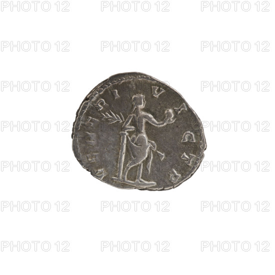Denarius of Julia Domna (ca. 160–217), Roman empress (193–211). Obverse: IVLIA DOMNA AVG — bust of Julia Domna facing right, pearl border. Reverse: VENE, CTR — Venus standing, bare below the waist, back turned to the right, holding an apple in her right hand and a palm leaf in her left, leaning against a column, pearl border. Date: 193–196. Roman Empire; Rome. Coin. Diameter 16.0–17.5 mm; weight 3.22 g.