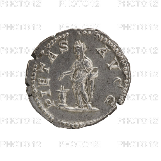 denarius, Julia Domna (ca. 160–217; Roman Empress 193–211), Roman Empire, Julia Domna (Roman Empress; 193–217) — iconography, Pietas (personification), Pietas standing, Pietas standing in front of the altar. Obv.: IVLIA AVGVSTA — Bust of Julia Domna facing right, pearl border. Rev.: PIETAS AVGG — Pietas in a veil stands straight ahead, head turned to the left; in her right outstretched hand she holds a patera over a burning altar, in her left hand a ciborium, pearl border. 198–209, Rome, Roman Empire (27 BC–476). Coin; diameter 17.5–18.5 mm, weight 3.10 g.