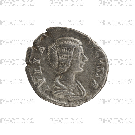 denarius, Julia Domna (ca. 160–217; Roman Empress 193–211), Roman Empire; Julia Domna — iconography; Pietas (personification) standing before an altar. Obv.: IVLIA AVGVSTA — bust of Julia Domna facing right, pearl rim. Rev.: PIETAS PVBLICA — Pietas in a veil stands straight ahead, head turned left, both hands raised in prayer; at her feet a burning altar decorated with garlands, rim pearl. Date: 198–209. Place: Rome. Object type: coin (denarius). Diameter: 17.5–19.0 mm. Weight: 2.65 g.