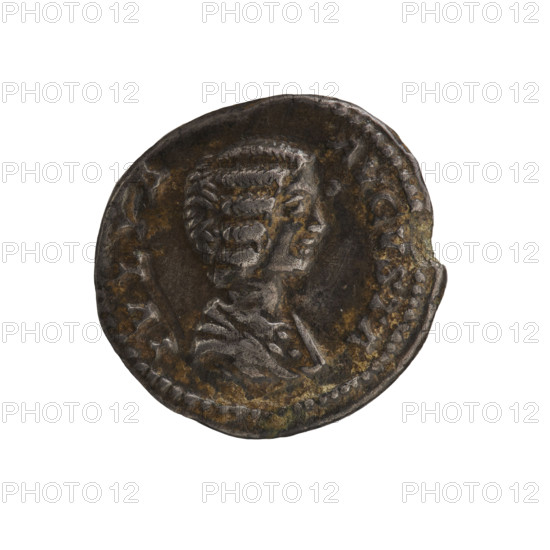 Denarius, Julia Domna (ca. 160–217; Roman Empress 193–211), Roman Empire. Obverse: IVLIA AVGVSTA — bust of Julia Domna facing right, pearl rim. Reverse: PIETAS PVBLICA — Pietas in a veil stands straight ahead, head turned left, both hands raised in prayer; at her feet to the left a burning altar decorated with garlands, rim pearl. Date: 198–209. Place: Rome. Material: coin. Diameter: 17.5–19.5 mm. Weight: 2.90 g.