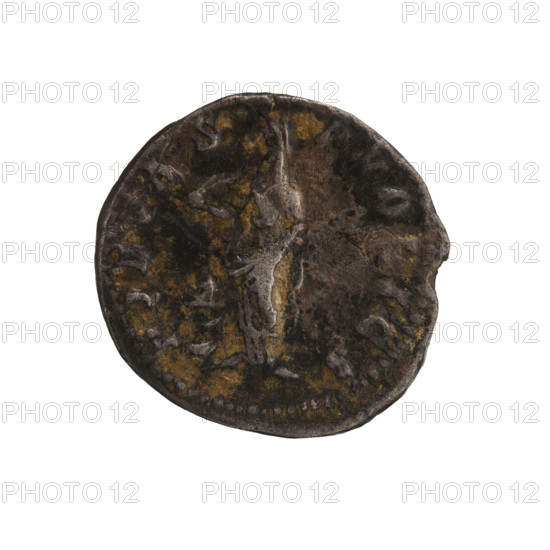 Denarius, Julia Domna (ca. 160–217; Roman Empress 193–211), Roman Empire. Obverse: IVLIA AVGVSTA — bust of Julia Domna facing right, pearl rim. Reverse: PIETAS PVBLICA — Pietas in a veil stands straight ahead, head turned left, both hands raised in prayer; at her feet a burning altar decorated with garlands, pearl rim. Date: 198–209. Rome. Coin; diameter 17.5–19.5 mm, weight 2.90 g.