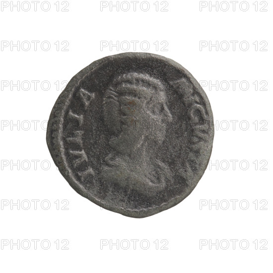 Denarius, Julia Domna (ca. 160–217; Roman empress 193–211). Obverse: IVLIA AVGVSTA — bust of Julia Domna facing right, pearl border. Reverse: VENVS VICTRIX — nude Venus standing left, holding a helmet in her right hand, a palm leaf in her left, elbow resting on a column; shield at her feet, pearl border. Date: 198–209. Roman Empire (27 BC–476), Rome. Coin. Diameter 17.5 mm; weight 2.30 g.
