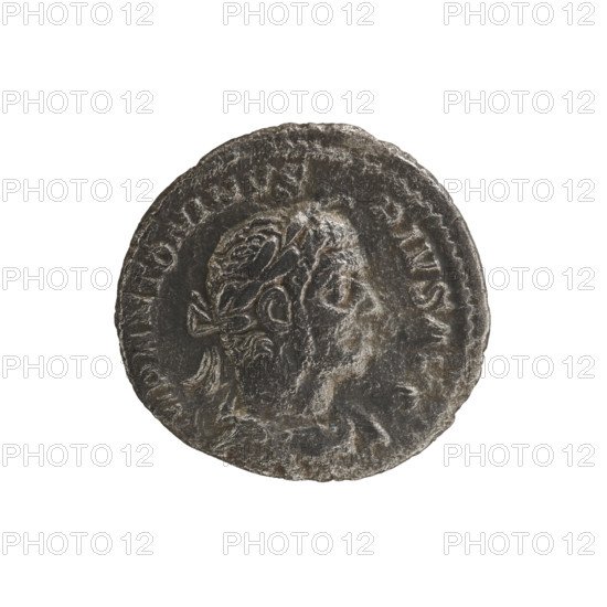 Denarius of Elagabalus (reigned 218–222). Obverse: IMP ANTONINVS PIVS AVG — Bust of Elagabalus with laurel wreath and paludamentum facing right, pearl rim. Reverse: SVMMVSSA CERDOS AVG — Elagabalus wearing laurel wreath and long robe stands facing left, holding a patera above an altar in his right hand and a mace in his left hand; star in left field, pearl rim. Circa 220–222 CE. Roman Empire. Coin diameter 17.0–19.0 mm; weight 2.59 g.