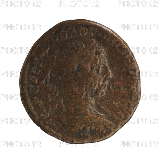 Sestertius of Elagabalus (reigned 218–222). Obverse: IMP CAES MAVR ANTONINVS — Bust of Elagabalus with laurel wreath and paludamentum facing right; pearl border. Reverse: FORTVNA REDVCI — Fortuna standing facing left, holding a rudder on a sphere in her right hand and a cornucopia in her left; SC on her sides; pearl border. Date: 218–222 CE. Rome, Roman Empire. Coin; diameter 29.5–30.0 mm; weight 22.65 g.