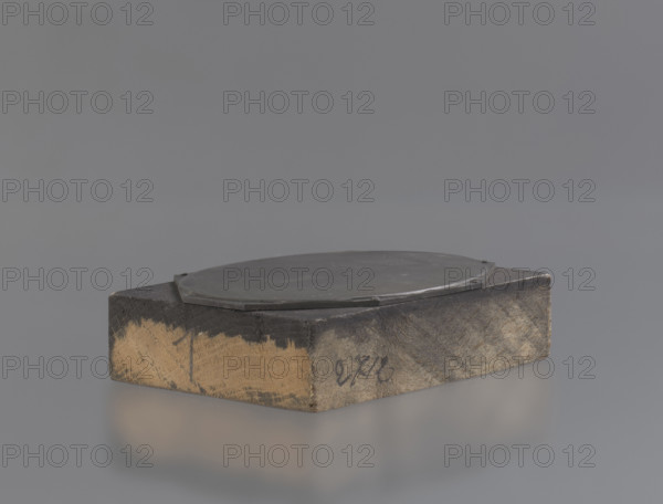 Portrait of Józef Bem by Reymond M., oval, 1916. Graphic plate (graphic matrix) with overall dimensions: height 9.2 cm, width 6.3 cm, thickness 2.3 cm; matrix dimensions: height 9.2 cm, width 6.2 cm, thickness 0.2 cm. Subject: Józef Bem (1794–1850).