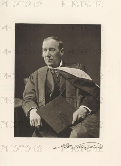 Portrait of Pierce Adolphus Simpson, PA Simpson, page, photomechanical print, cliché maker: T. & R. Annan & Sons, Glasgow, c. 1886 - in or before 1891, photographer, paper, photoaquatint, height 192 mm x width 143 mm, Print on ninth unnumbered page after page 128., Person, Pierce Adolphus Simpson, historical persons, physician, doctor, professor, A sepia-toned portrait of a seated man wearing a dark academic gown and a light-colored hood draped over one shoulder, his hair short and neatly combed with sideburns, looking slightly to his left with a calm expression, holding a flat square cap with a tassel in his lap with both hands, the background dark and plain, framed by a wide lighter border.