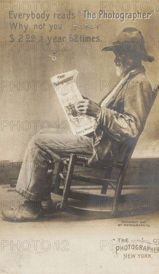 Advertisement for a newspaper called 'The Photographer', picture postcard, inscription: 'Everybody reads 'The Photographer', Why not you, $2oo a year 52 times., Copyright 1905, BY ROTOGRAPH Co., 'THE, PHOTOGRAPHER', NEW YORK.', photographer: The Rotograph Company, United States of America, 1905, printer (person), North America, paper, gelatin silver print, height 150 mm x width 100 mm, newspaper, A sepia-toned photograph of an older man seated sideways on a wooden rocking chair, wearing a wide-brimmed hat and a worn jacket, holding and reading an open newspaper with visible pages and illustrations; his beard and facial profile are visible in contrast to the background, his hands grasp the paper, his legs are relaxed with visible creased trousers and scuffed shoes, and the chair’s slatted back and rockers are shown against a plain textured backdrop.