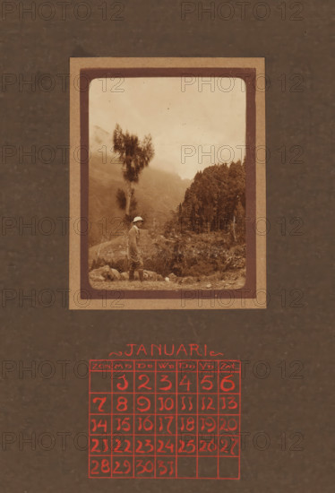 Bound calendar and three loose calendar pages from 1923 with photos of a traveling couple and landscapes in Indonesia, calendar, scrapbook, Calendar with twelve bound pages and three loose calendar pages from 1923, with one photo on each page. The twelve bound pages each represent one month. The three loose calendar pages each represent two months. In total, the album contains fifteen photos. Depicted are a traveling couple and landscapes in Indonesia. The photographer is anonymous., collector's mark: 'DIENST, VERSPREIDE, RIJKSKOLLEKTIES, A 841', compiler (person in literature): anonymous, Netherlands (possibly), Indonesia, in or before 1923, compiler (person in literature), photographer, Netherlands, pasteboard, materials by function, paper, lenyard, ink, daylight collodion silver print, pen, writing (processes), calendar with brown cardboard sheets, handwritten with red ink, height 255 mm x width 178 mm x thickness 6 mm x width 516 mm, landscapes, marriage, married couple, 'matrimoni...