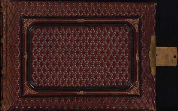 Photo album of Swedish artists with 50 photos, photograph album, slip-in album, Photo album with 25 pages containing a total of 50 photos, all cartes-de-visite. The album contains portraits of Swedish actors, actresses, singers, and vocalists including Elise Hwasser, Victor Hartman, and Charlotte Strandberg., compiler (person in literature): LJ Hartkamp, photographer: various makers, 1860 - 1900, compiler (person in literature), paper, pasteboard, biological material, inorganic material, leather, metal, albumen print, blind-stamped, oblong album with brown leather binding with a checkered motif in blind embossing and a black and gold-colored frame on the front and back covers, the album contains cardboard pages with gold edges and each page has two passe-partouts on either side for cartes-de-visite, the album has a metal edge closure, height 164 mm x width 244 mm x thickness 62 mm x width 491 mm, Person, Hilma Tengmark, Therese Bobey, Amanda Hedberg, Elise Hwasser, Charlotta Strandberg...